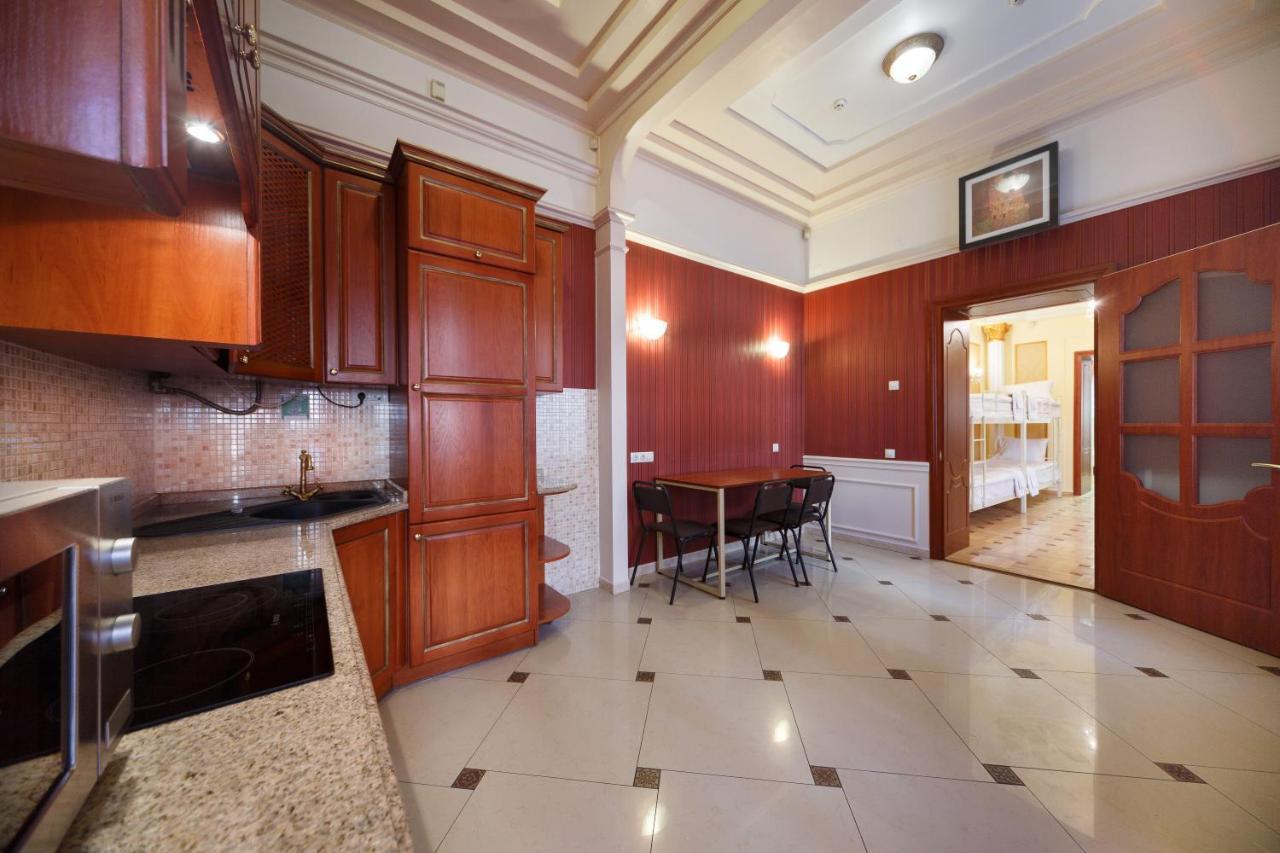 Hostel Suputnyk Λβιβ Εξωτερικό φωτογραφία