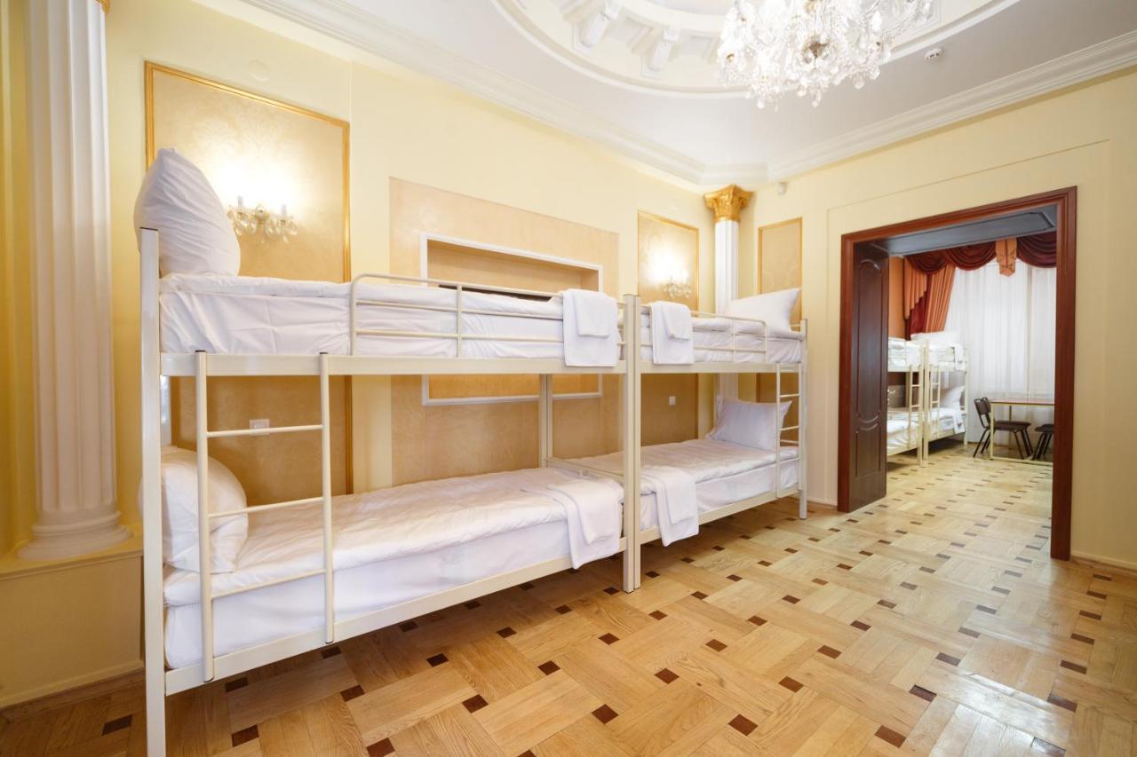 Hostel Suputnyk Λβιβ Εξωτερικό φωτογραφία