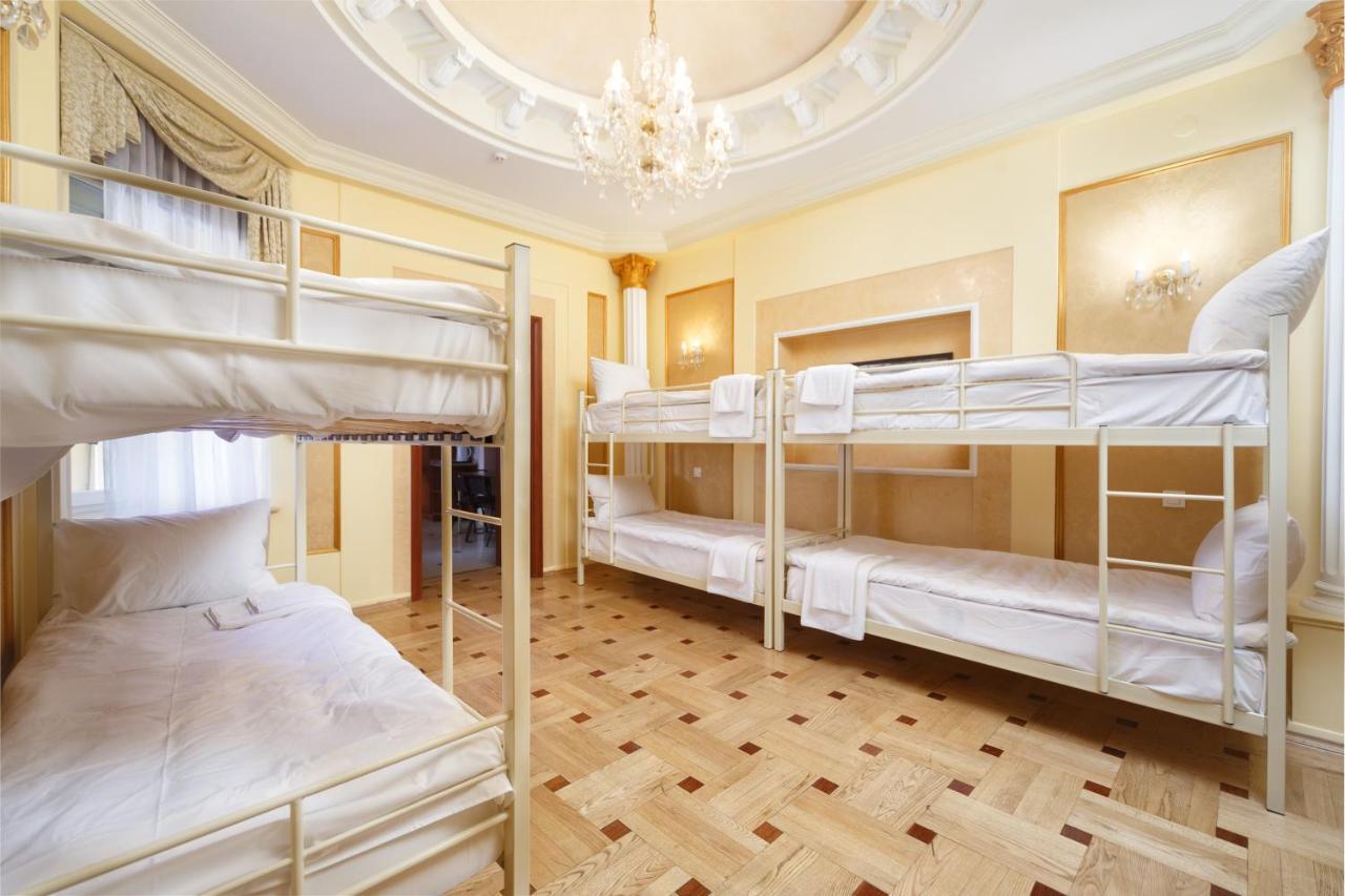 Hostel Suputnyk Λβιβ Εξωτερικό φωτογραφία